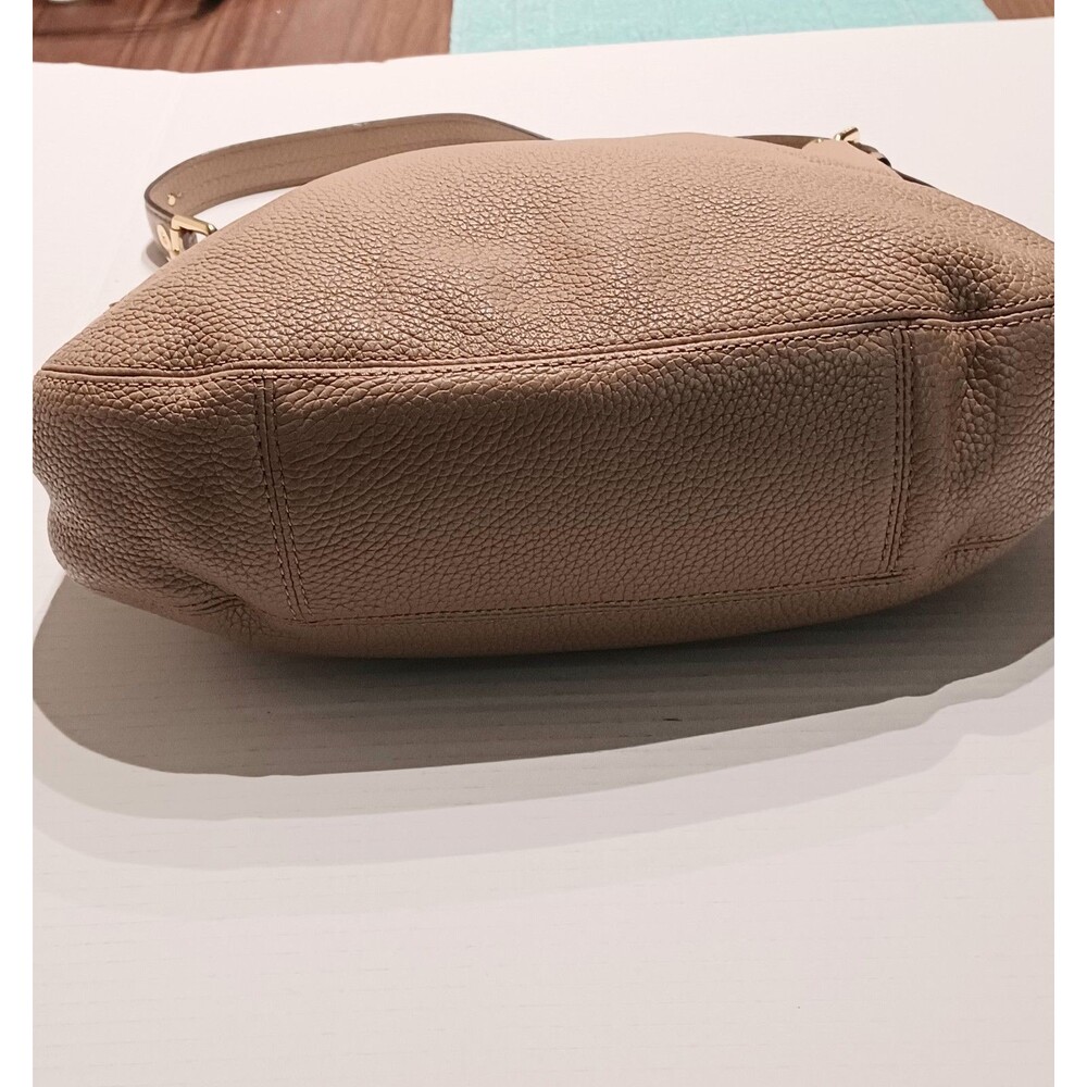 Michael Kors Lea Tan Pebble Leather Boho Shoulder Bag 2 Zipper Compartments - Picture 5 of 12